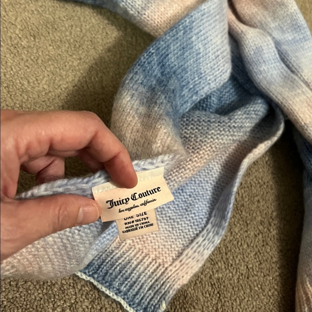 Juicy Couture ombré pink blue Pom beanie hat and scarf set New without tags - Picture 5 of 5